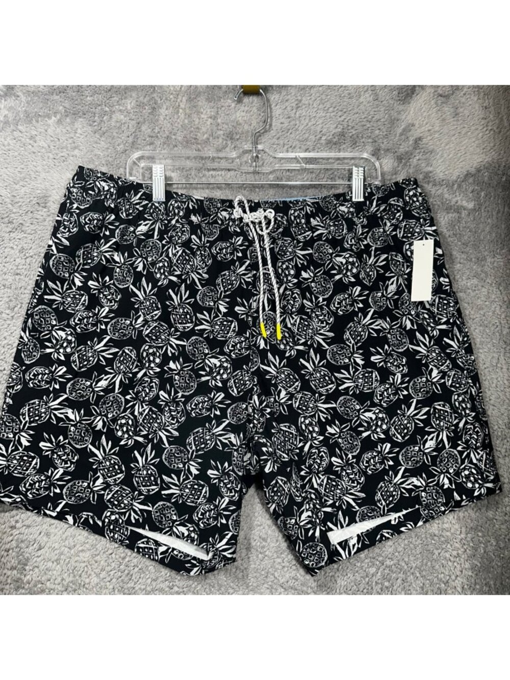 Bonobos Swim Trunks Mens XL Black White Pineapple Print 7 Inch Inseam NEW